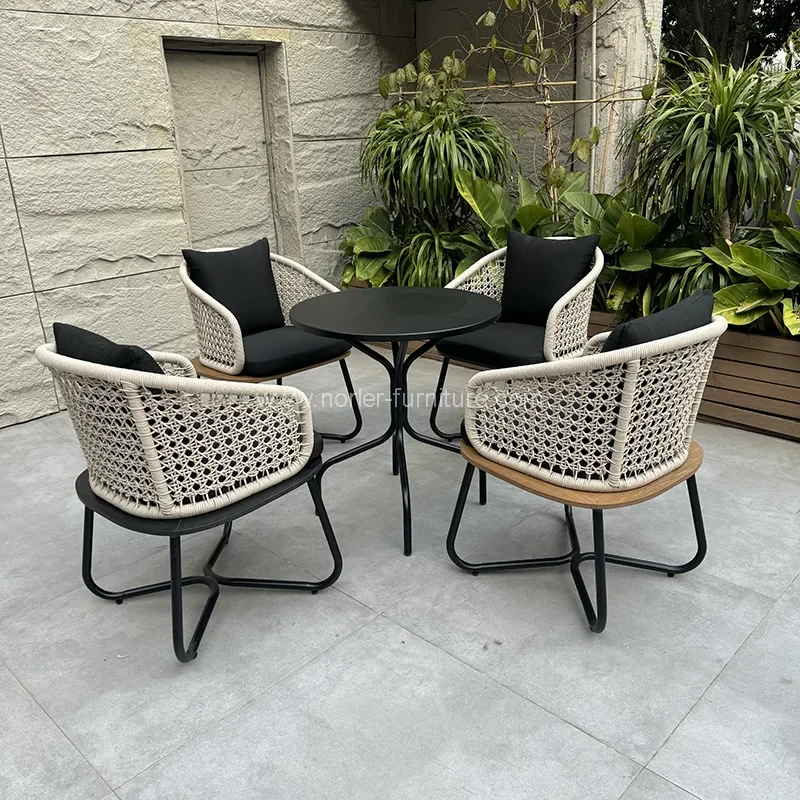 آؤٹ ڈور ٹیبل کرسی