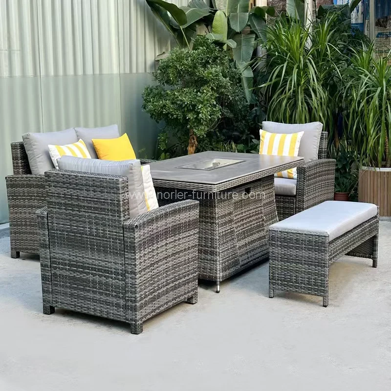 outdoor patio tables and chairs