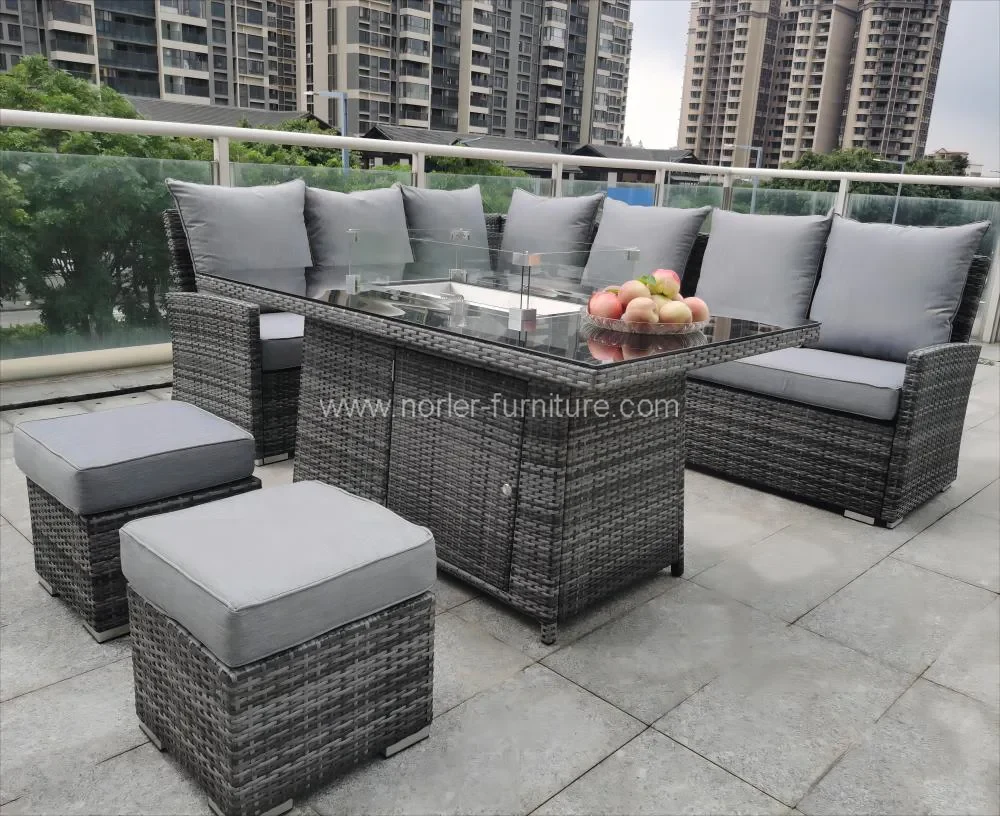 outdoor patio tables and chairs
