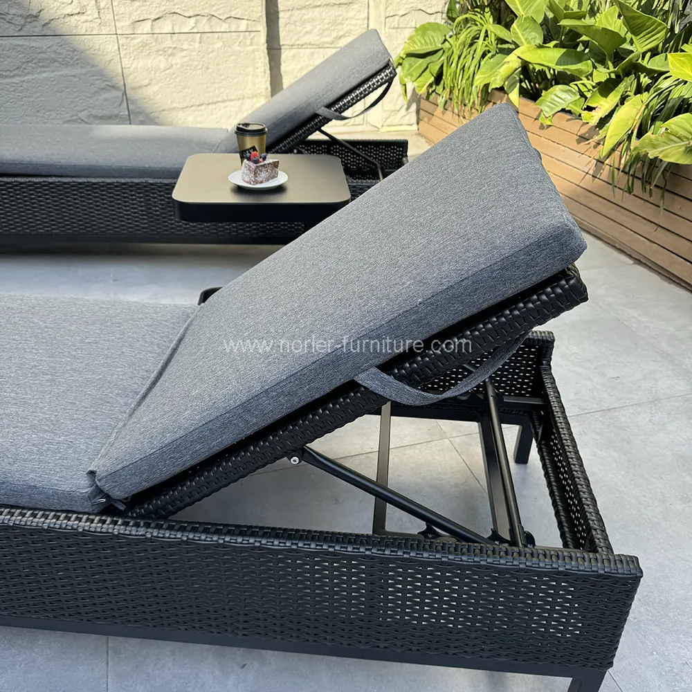 Latest High-End Hand Woven Rattan Sun Lounger