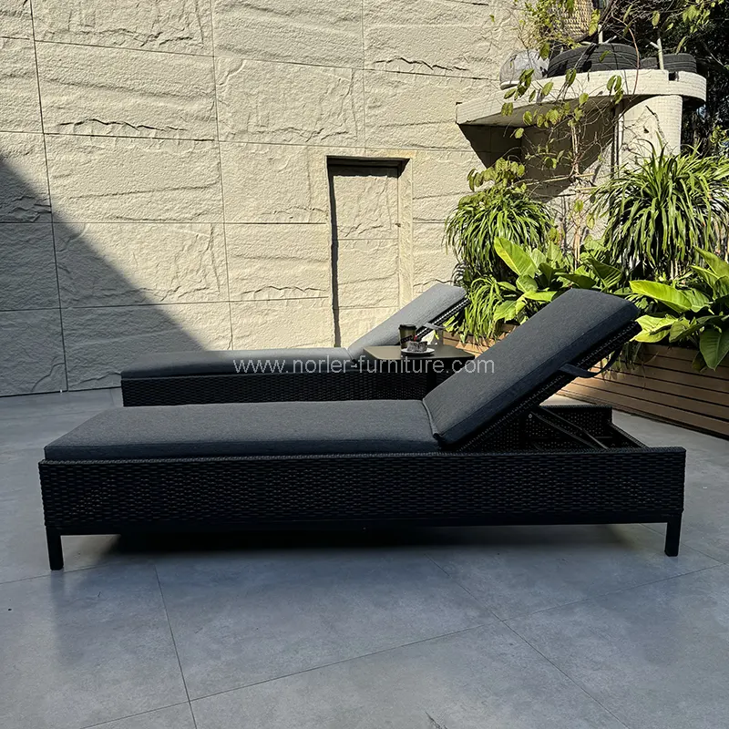 تازہ ترین اعلی کے آخر میں بنے ہوئے رتن سن لاؤنجر